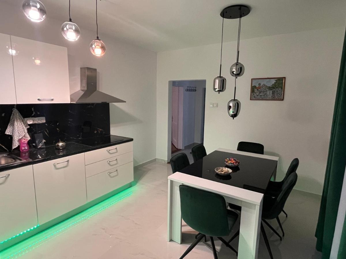 Apartman Zanic 오굴린 외부 사진